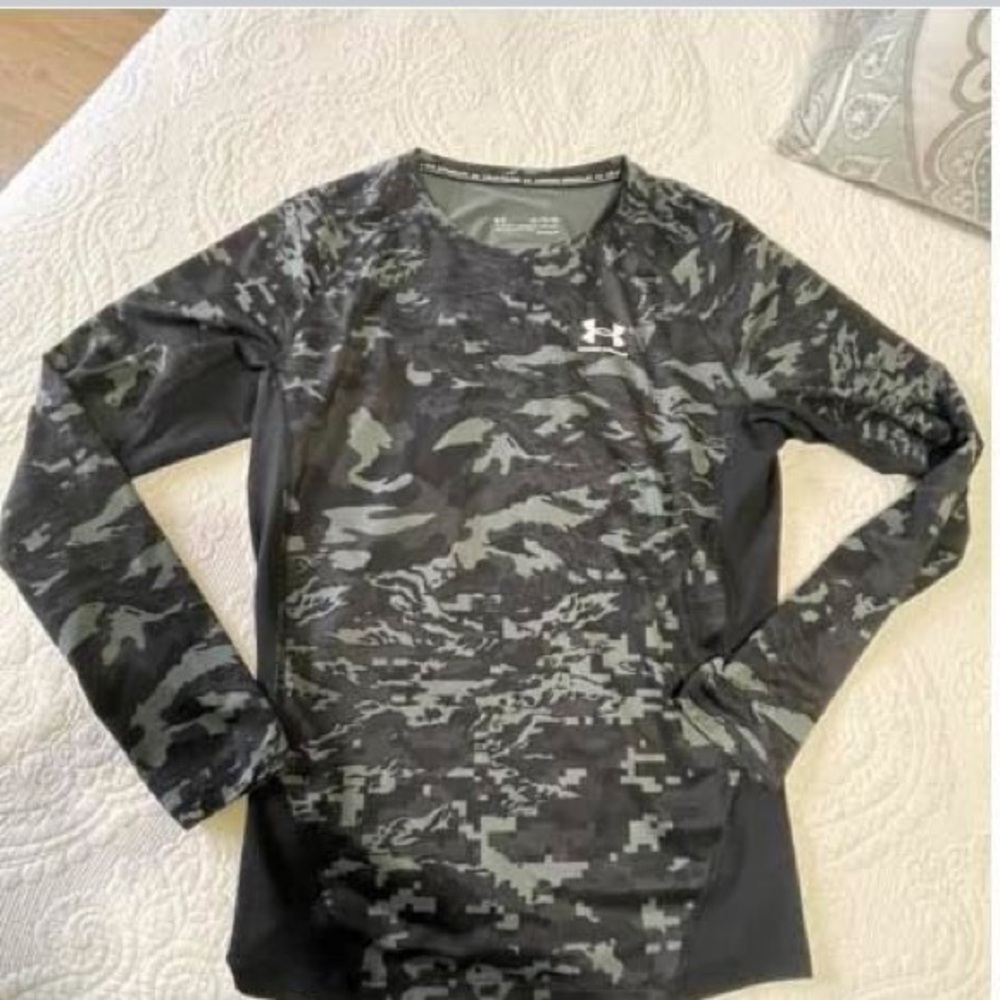 Under Armour Gray Long Sleeve Tee